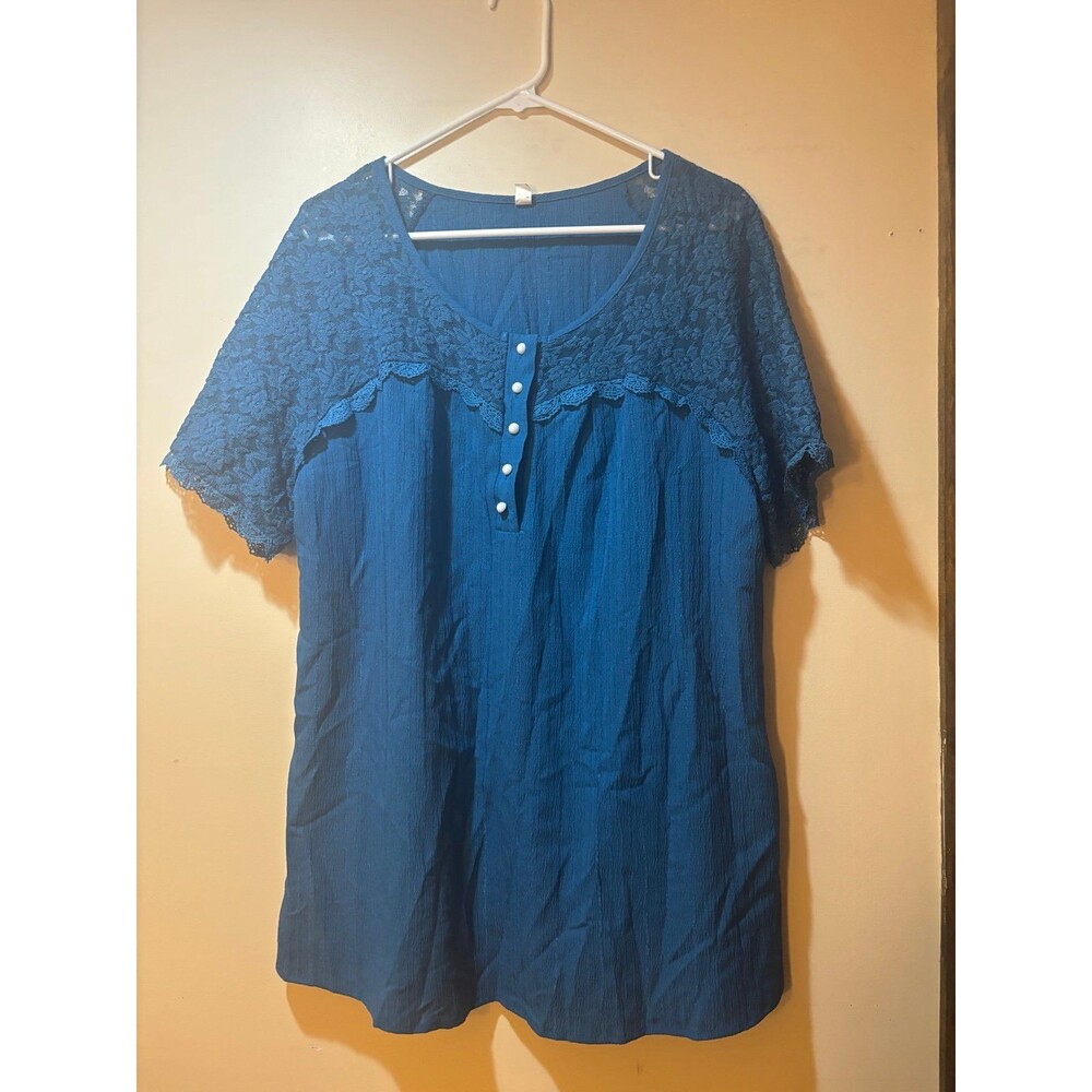Woman’s Shirt Size XL no brand